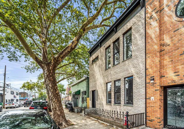 5142-35th-street-new-york-ny-11101/hzid_e83c2ea4