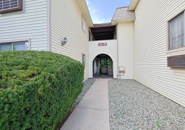 25-village-park-dr-2f-fishkill-ny-12524/hzid_4c9f7ca3