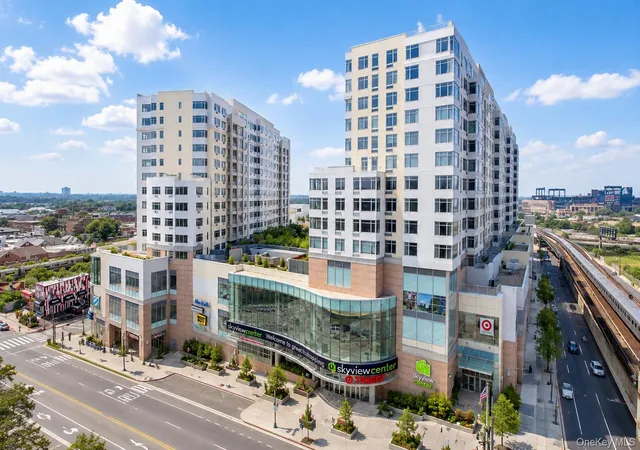 40-26-college-point-blvd-16f-new-york-ny-11354/hzid_25634adc