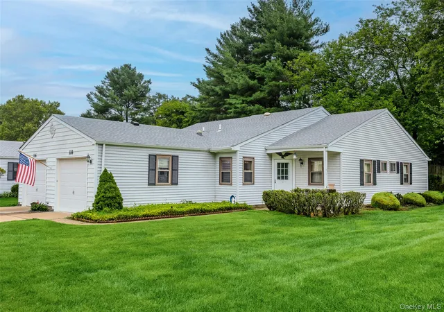 118-knolls-dr-brookhaven-ny-11790/hzid_d23975b9
