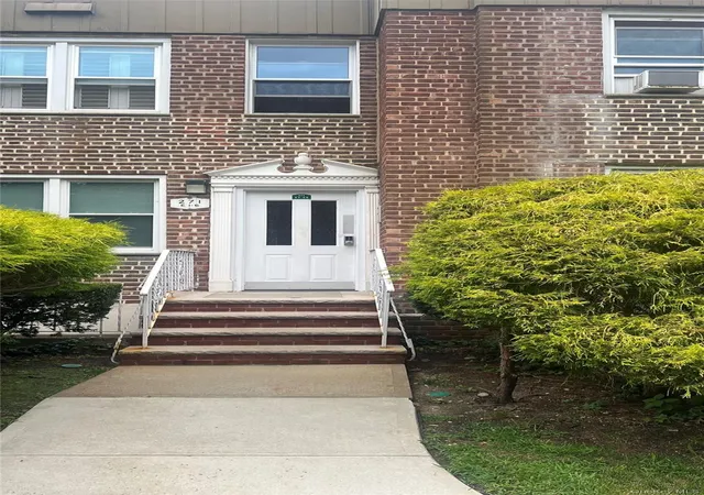271-cedarhurst-ave-e1-hempstead-ny-11516/hzid_ccced92a