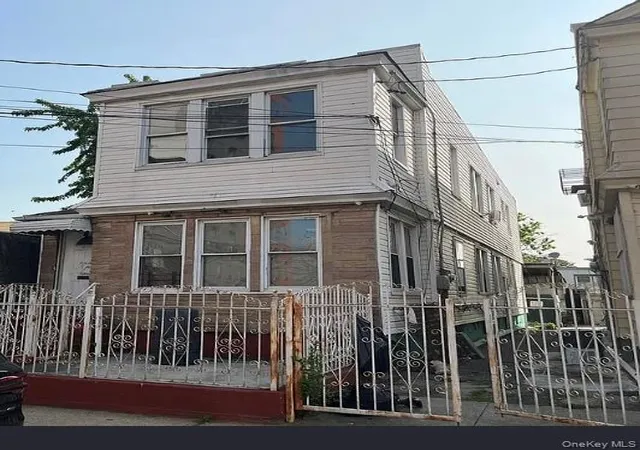 9711-147th-place-new-york-ny-11435/hzid_e7c1c867