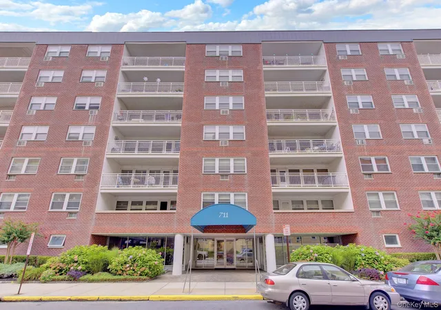 711-shore-rd-1n-long-beach-ny-11561/hzid_23d236e8