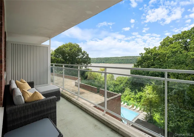 2575-palisade-ave-3j-new-york-ny-10463/hzid_c0e4a71d