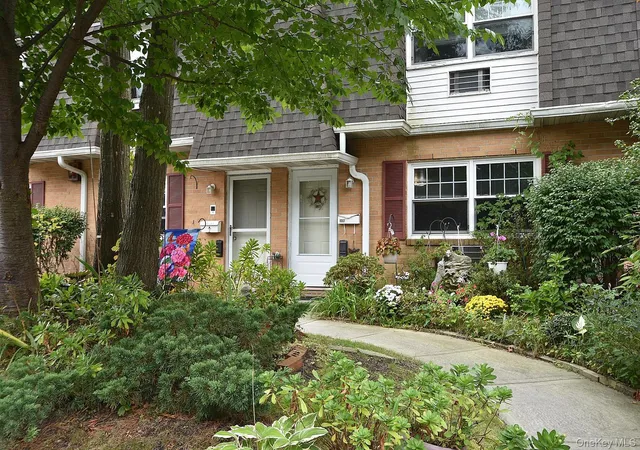 11-glen-holw-dr-d-64-holtsville-ny-11742/hzid_f7e04f30