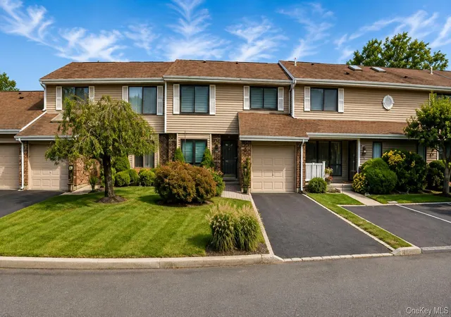 230-pond-view-ln-smithtown-ny-11787/hzid_5ccef129