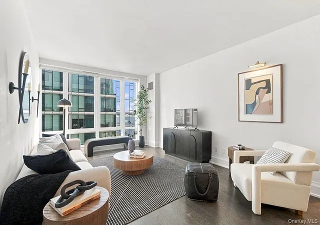 50-riverside-blvd-15m-new-york-ny-10069/hzid_c2ff18ea