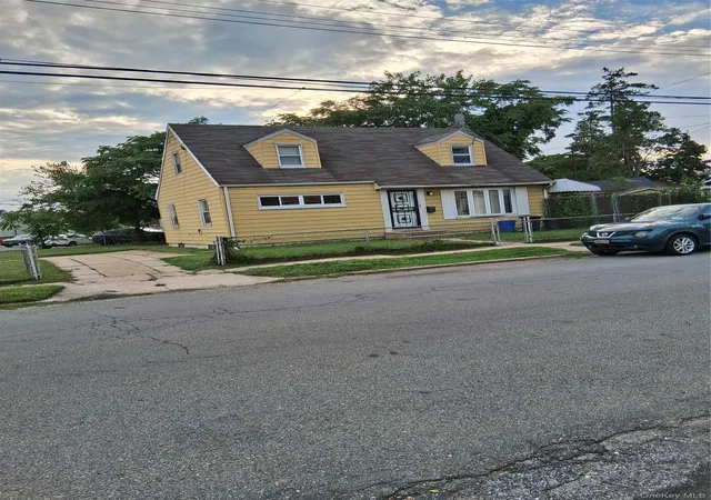 240-58-147th-avenue-new-york-ny-11422/hzid_ed2065bc