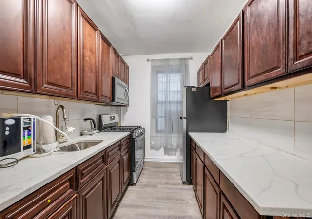1711-davidson-ave-1n-new-york-ny-10453/hzid_bc8a2ce8