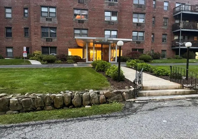 5-oakdale-manor-b22-ramapo-ny-10901/hzid_ba6c693f