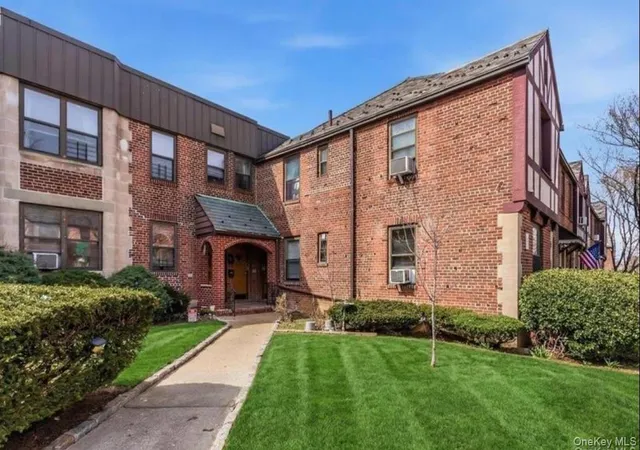 2127-77th-street-2-new-york-ny-11370/hzid_9e9cf370
