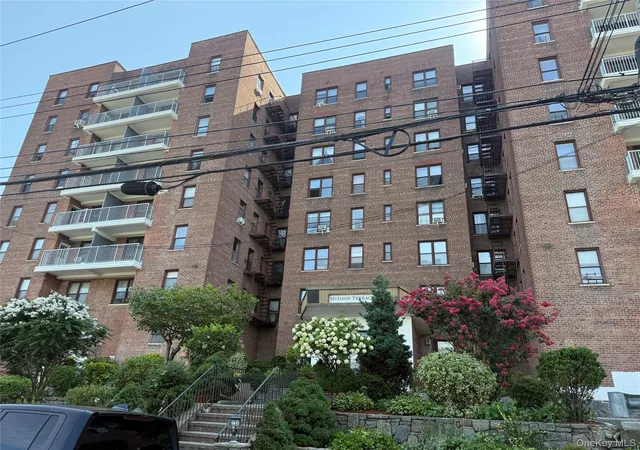 678-warburton-ave-4f-yonkers-ny-10701/hzid_5855eb87