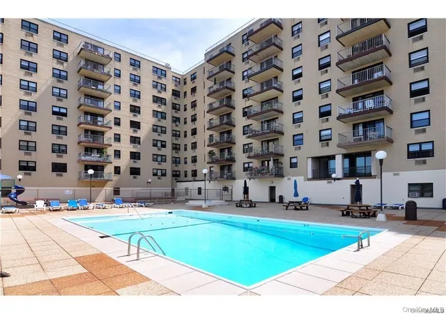 1085-warburton-ave-820-yonkers-ny-10701/hzid_cb5afa90