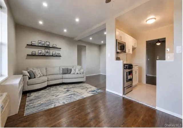 20-wendell-st-19f-hempstead-ny-11550/hzid_5d2d59db