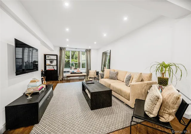 2390-palisade-ave-2b-new-york-ny-10463/hzid_ddfcfcb2
