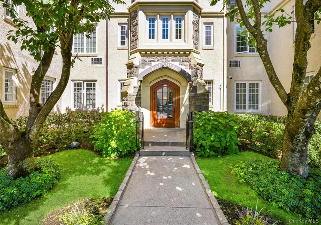 1-rivermere-1g-eastchester-ny-10708/hzid_e7e3a52e