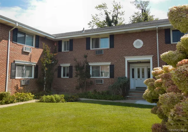 200-merrick-rd-h-babylon-ny-11701/hzid_f4e98ffd