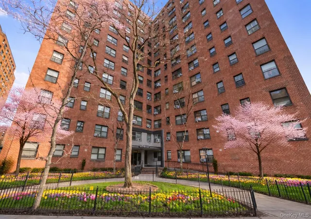 99-32-66-road-5w-new-york-ny-11374/hzid_2da00cda