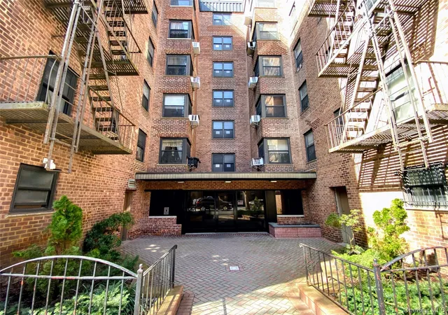 32-23-90th-street-405-new-york-ny-11369/hzid_7ef3fff9