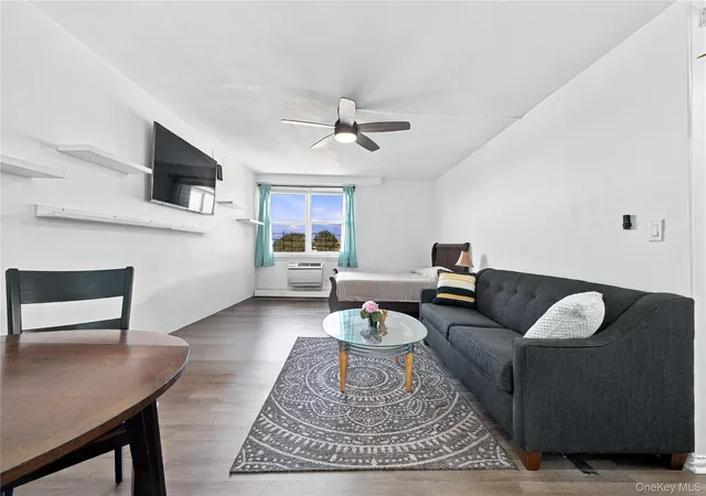 164-20-highland-ave-7j-new-york-ny-11432/hzid_9b6e9d54