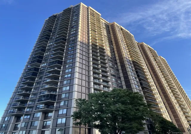 27110-grand-central-pkwy-29s-new-york-ny-11005/hzid_7a2e4f5d