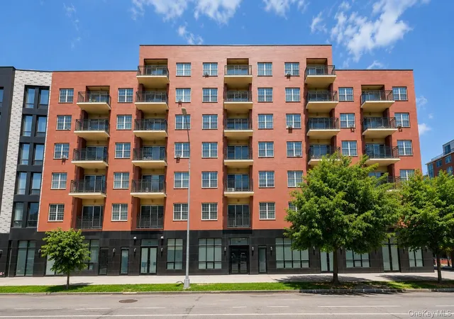 7166-parsons-blvd-6c-new-york-ny-11365/hzid_18f2d94a