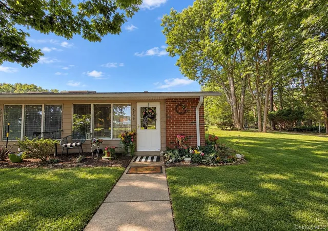 190-ventry-ct-f-brookhaven-ny-11961/hzid_6655d5f5