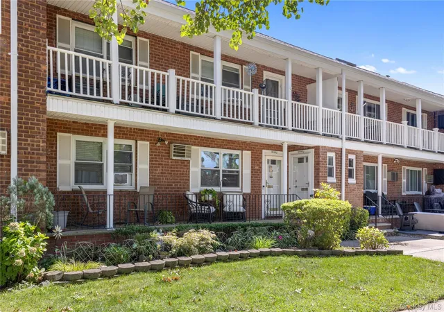247-48-77th-crescent-new-york-ny-11426/hzid_fdb82009