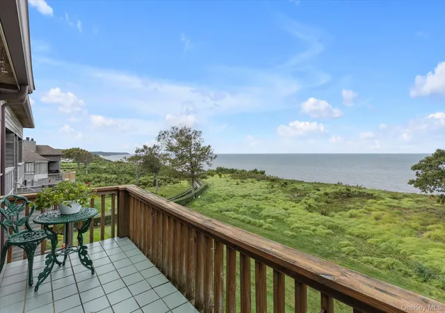 318-fox-hl-dr-riverhead-ny-11933/hzid_ce49ce01