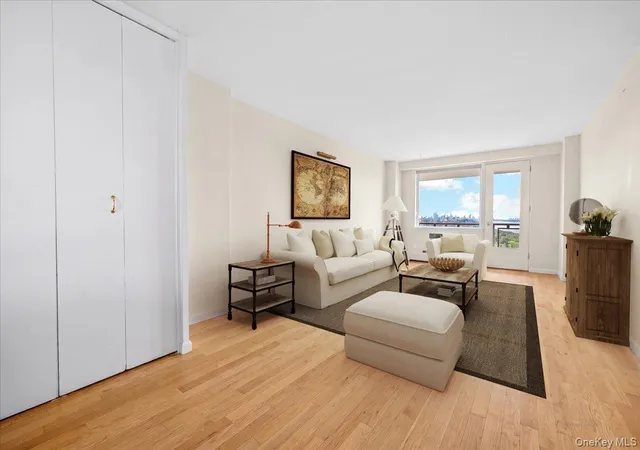 5700-arlington-ave-20s-new-york-ny-10471/hzid_d3161a20