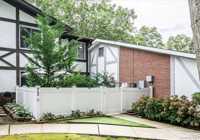 72-birchwood-rd-72-brookhaven-ny-11763/hzid_1f922883