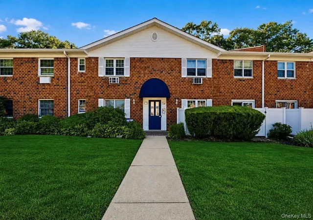 460-old-town-rd-11i-brookhaven-ny-11776/hzid_3a24fccf