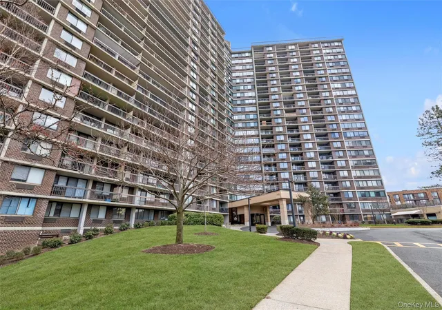 2-bay-clb-dr-20-o-bayside-ny-11360/hzid_f873f9bc