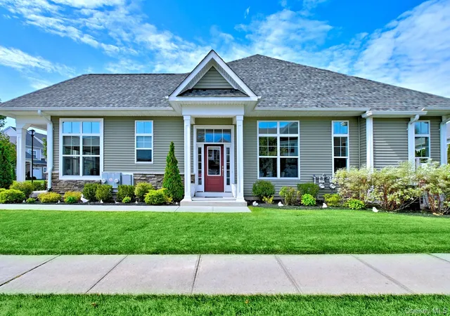182-belmont-cir-brookhaven-ny-11980/hzid_b4c3a5a8