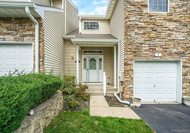 1-mohannis-way-1-smithtown-ny-11754/hzid_6e439c44