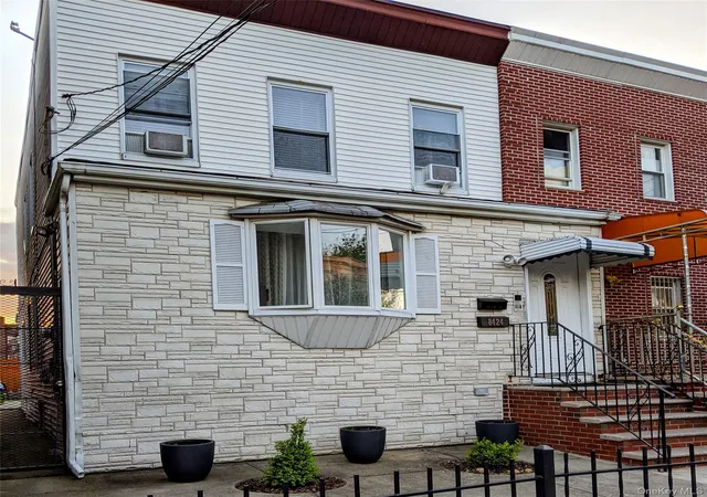 8424-129th-street-new-york-ny-11415/hzid_c00db33f
