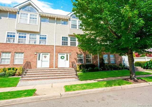 208-hendrick-ave-e-glen-cove-ny-11542/hzid_f7738c0b