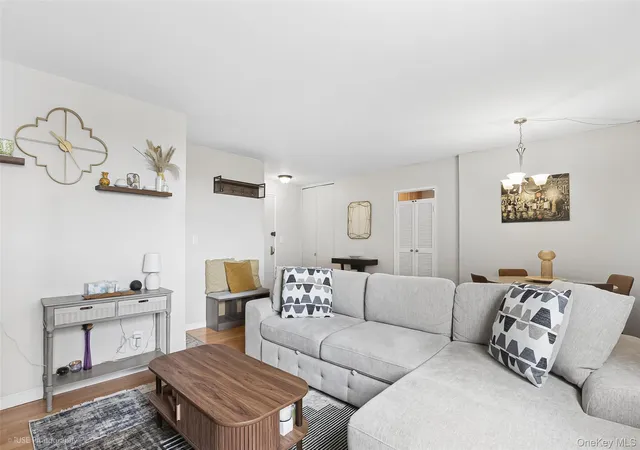 52-30-39th-drive-7g-new-york-ny-11377/hzid_59251f35