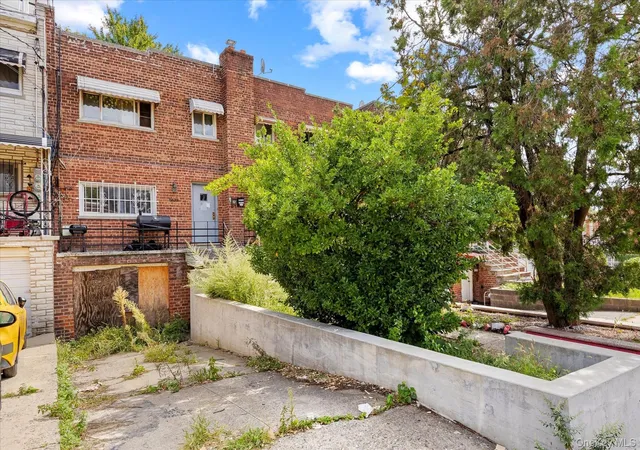 3768-laconia-ave-new-york-ny-10469/hzid_82f39e8f
