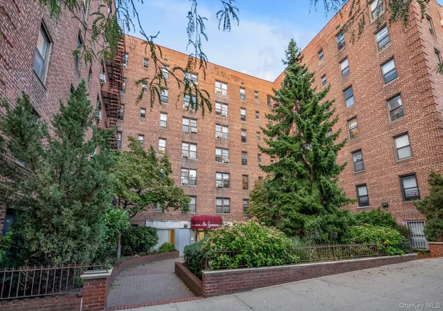 63-09-108-street-3s-new-york-ny-11375/hzid_4db1540c