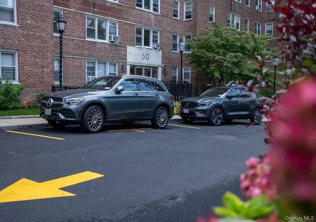 60-knls-crescent-10l-bronx-ny-10463/hzid_a48aa1f3