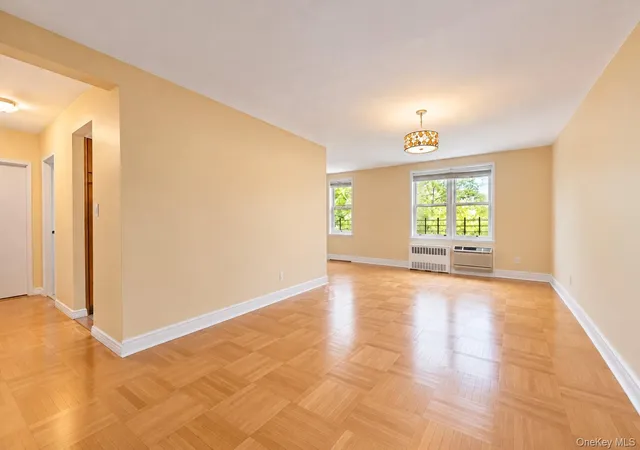 3901-independence-ave-4f-new-york-ny-10463/hzid_1e4bb8e7