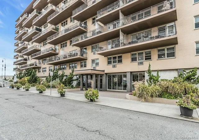 25-neptune-blvd-2nd-e-long-beach-ny-11561/hzid_ca7e3e59