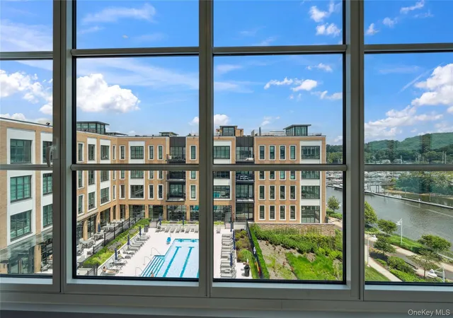 100-garvies-point-rd-1204-glen-cove-ny-11542/hzid_a2202d8e