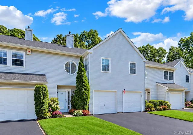 305-sara-cir-brookhaven-ny-11776/hzid_9e018b4a