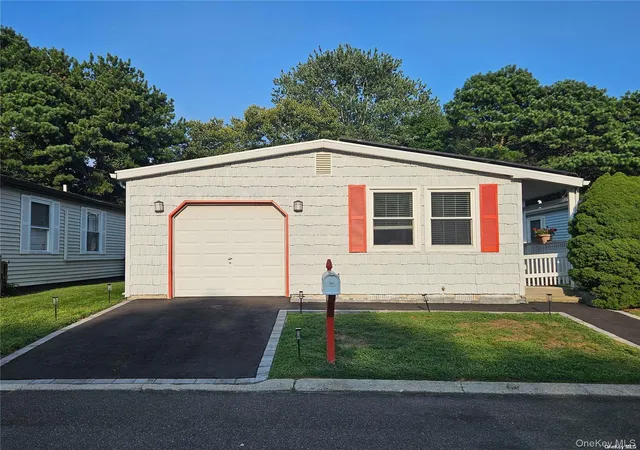 124-village-cir-w-124-brookhaven-ny-11949/hzid_ba6fc4cc
