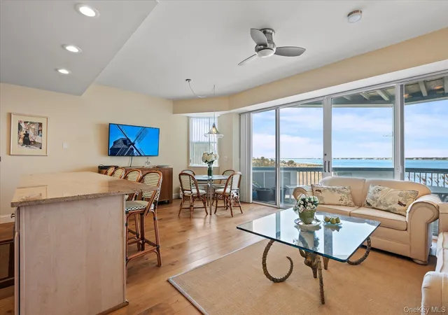 260-dune-rd-89-southampton-ny-11978/hzid_33e21c2e