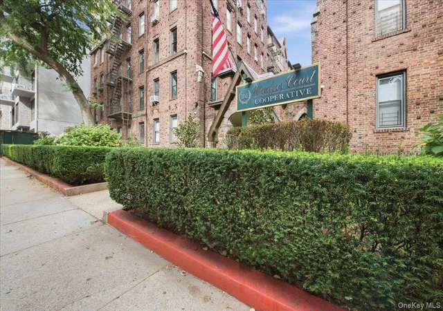 83-19-116th-street-6d-new-york-ny-11415/hzid_3c0c7ae8