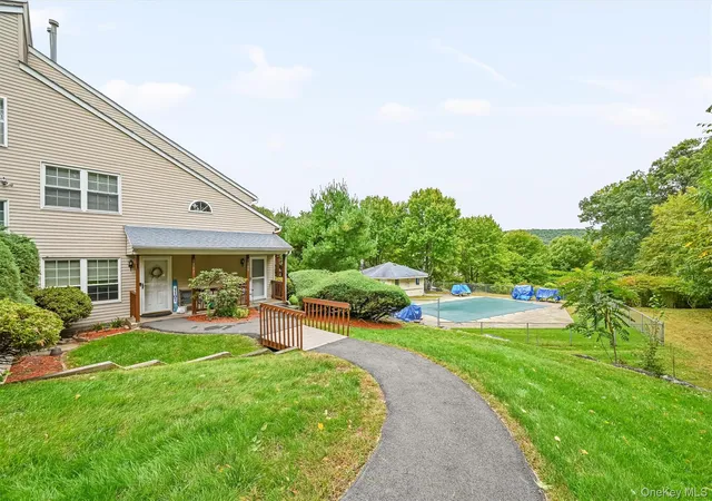 1108-evergreen-ct-65-woodbury-ny-10930/hzid_216bcefb