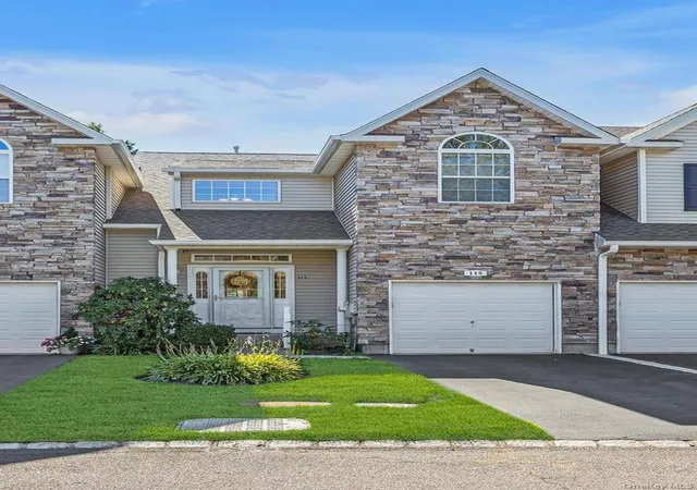 115-manitou-trl-smithtown-ny-11754/hzid_e371877d